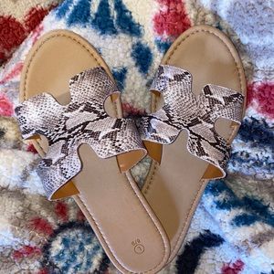 ✨FREE WITH PURCHASE- NWOT Snake print Sandals